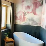 Loeberbauer, Apartment