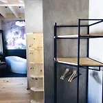 Loeberbauer, Apartment *