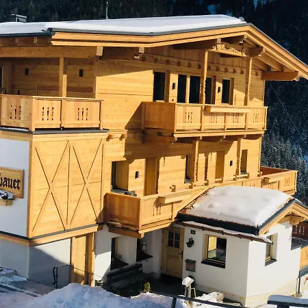 Loeberbauer, Apartamento