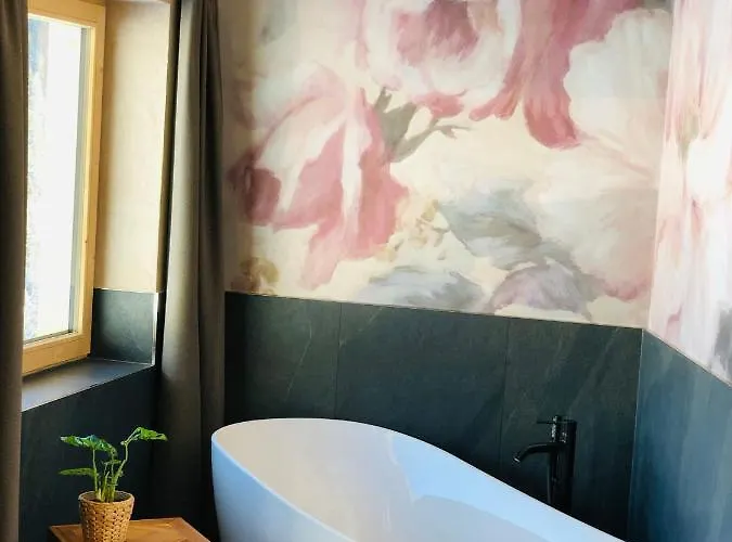 Loeberbauer, Apartment